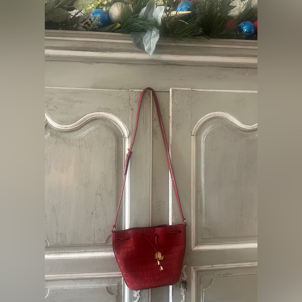 Elegant Red Leather Shoulder Bag